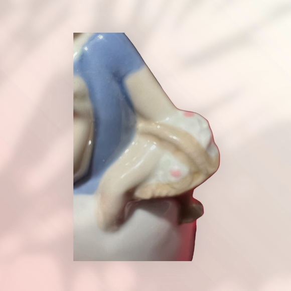 Rex Valencia Figurine - Picture 4 of 5